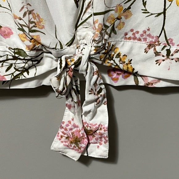 Vero Moda VMeasy Short Sleeve V-Neck Tie Front Top - Picture 8 of 13